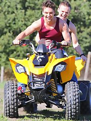 Sexy guy - Johnny Torque::Joey Hard