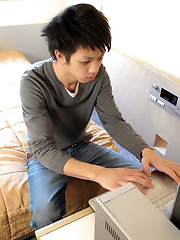 Mitsuru Gets Off on Gay Japanese Porn